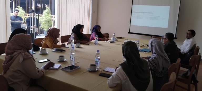 Pelatihan kader dalam memperkuat pelayanan lanjut usia untuk menyongsong  “Integrasi Layanan Primer”
