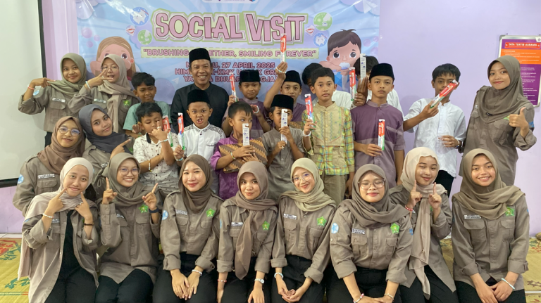 We Care: Meningkatkan Kesadaran Kesehatan Melalui Edukasi dan Sosial Eksperimen