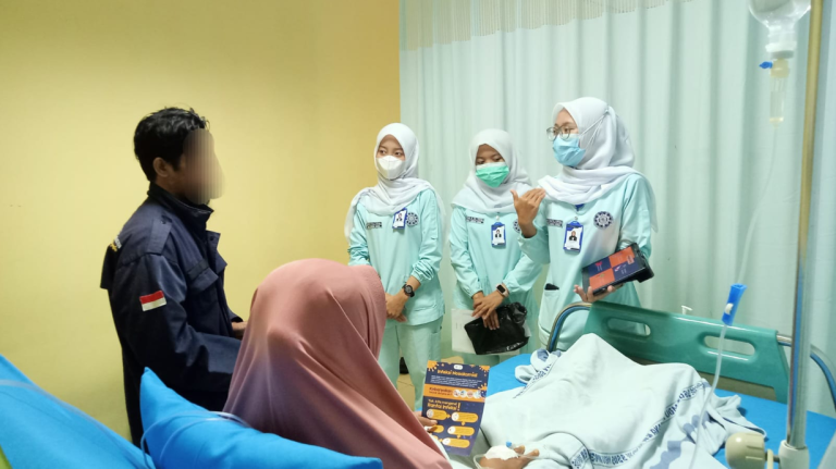 Mahasiswa Profesi Ners FKKMK UGM Gencarkan Edukasi Pencegahan Infeksi Nosokomial
