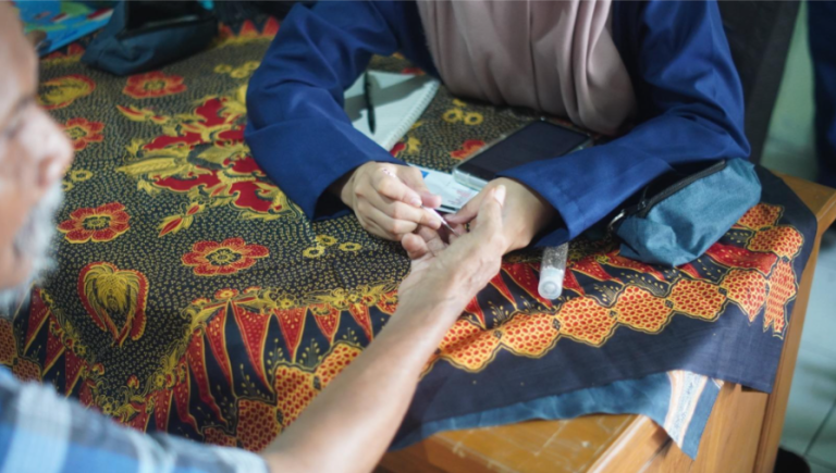 Implementasi Terapi Sujok untuk Meningkatkan Kualitas Kesehatan pada Lansia Ngentak, Sapen